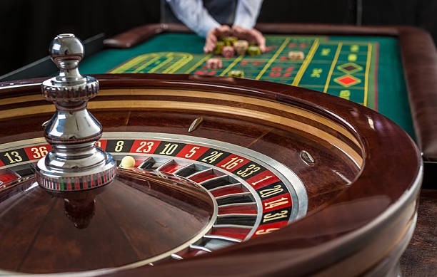 lapakcuan platform display showing live table openings, Liga 1 markets, and esports tournament schedules